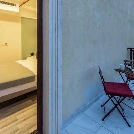 Apartament Monnas *