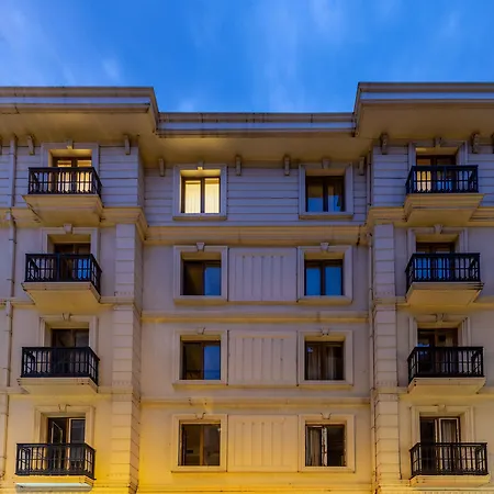 Monnas Istanbul