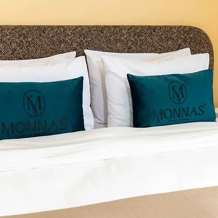 Monnas