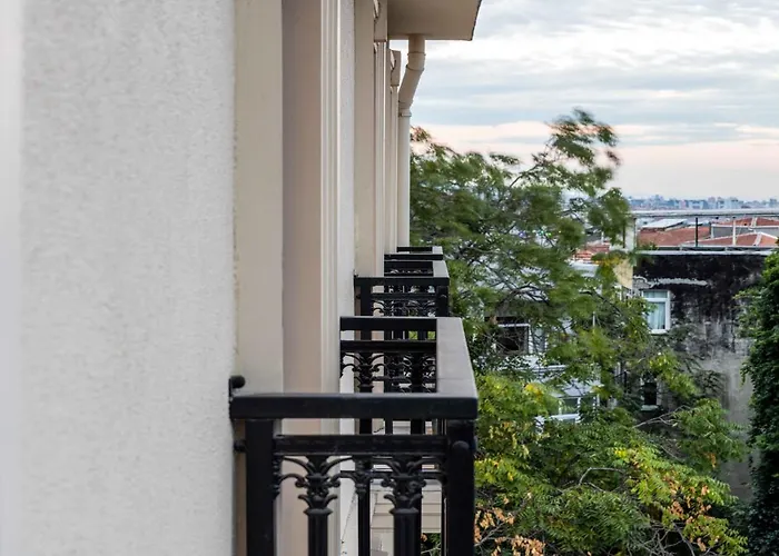 موناس سويت شقة *